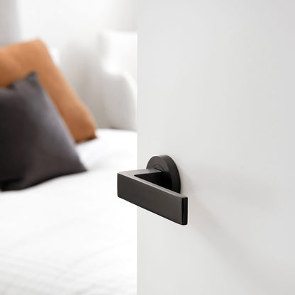 Zanda Boston Privacy Set Graphite Nickel